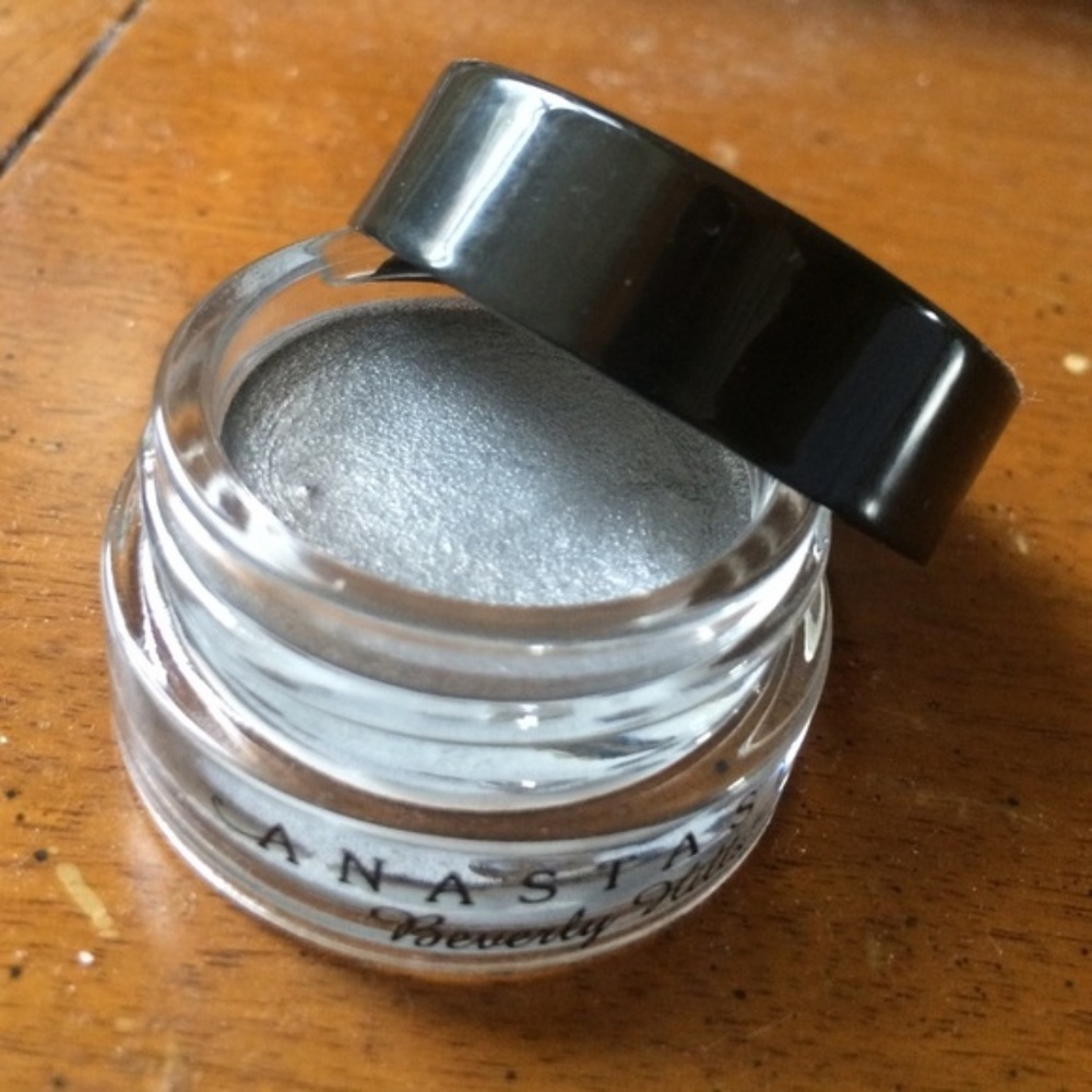 Anastasia Beverly Creme Color